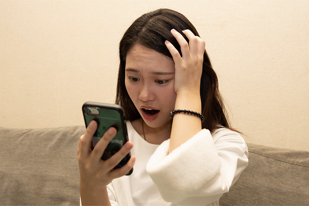 チャットレディで身分証の提出必要なの？悪用されないか心配なのですが・・・